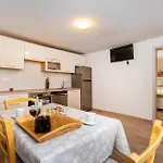 Σπίτι διακοπών 4 Bedroom Amazing In