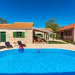 4 Bedroom Amazing In Benkovac