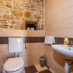 4 Bedroom Amazing In Σπίτι διακοπών *
