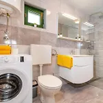 4 Bedroom Amazing In Benkovac