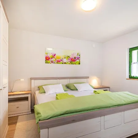Gorgeous In * Benkovac