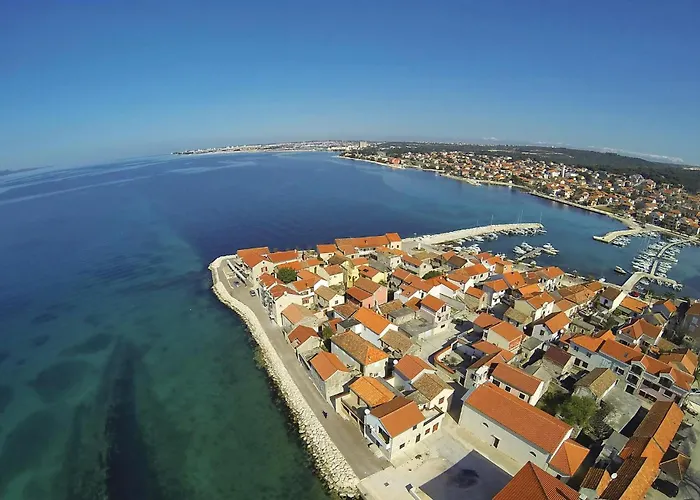 4 Bedroom Amazing In Benkovac