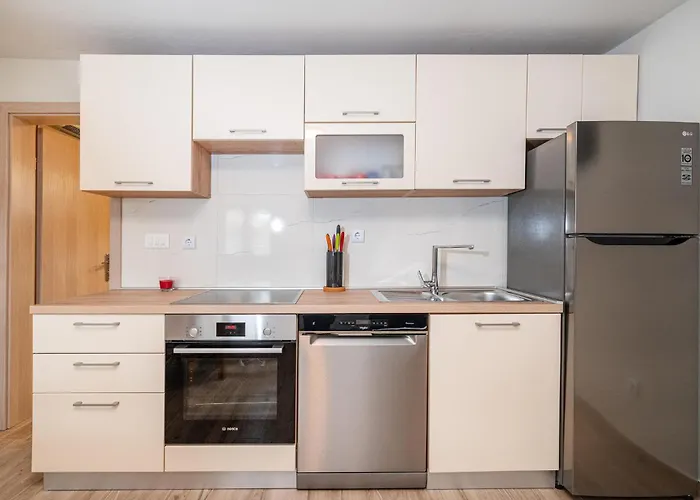 4 Bedroom Amazing In *