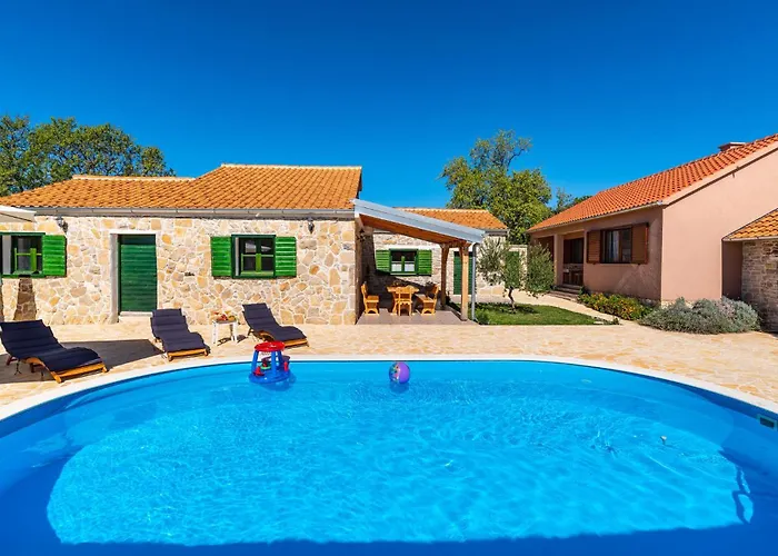4 Bedroom Amazing In Benkovac