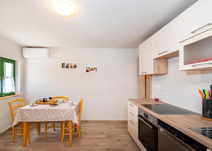 4 Bedroom Amazing In Benkovac