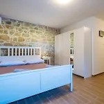 4 Bedroom Amazing In Σπίτι διακοπών *