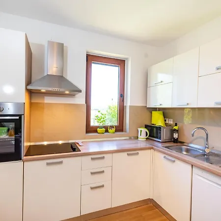 Beautiful In With Kitchen Holiday home