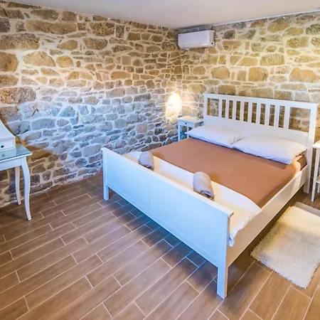 Beautiful In With Kitchen Holiday home *